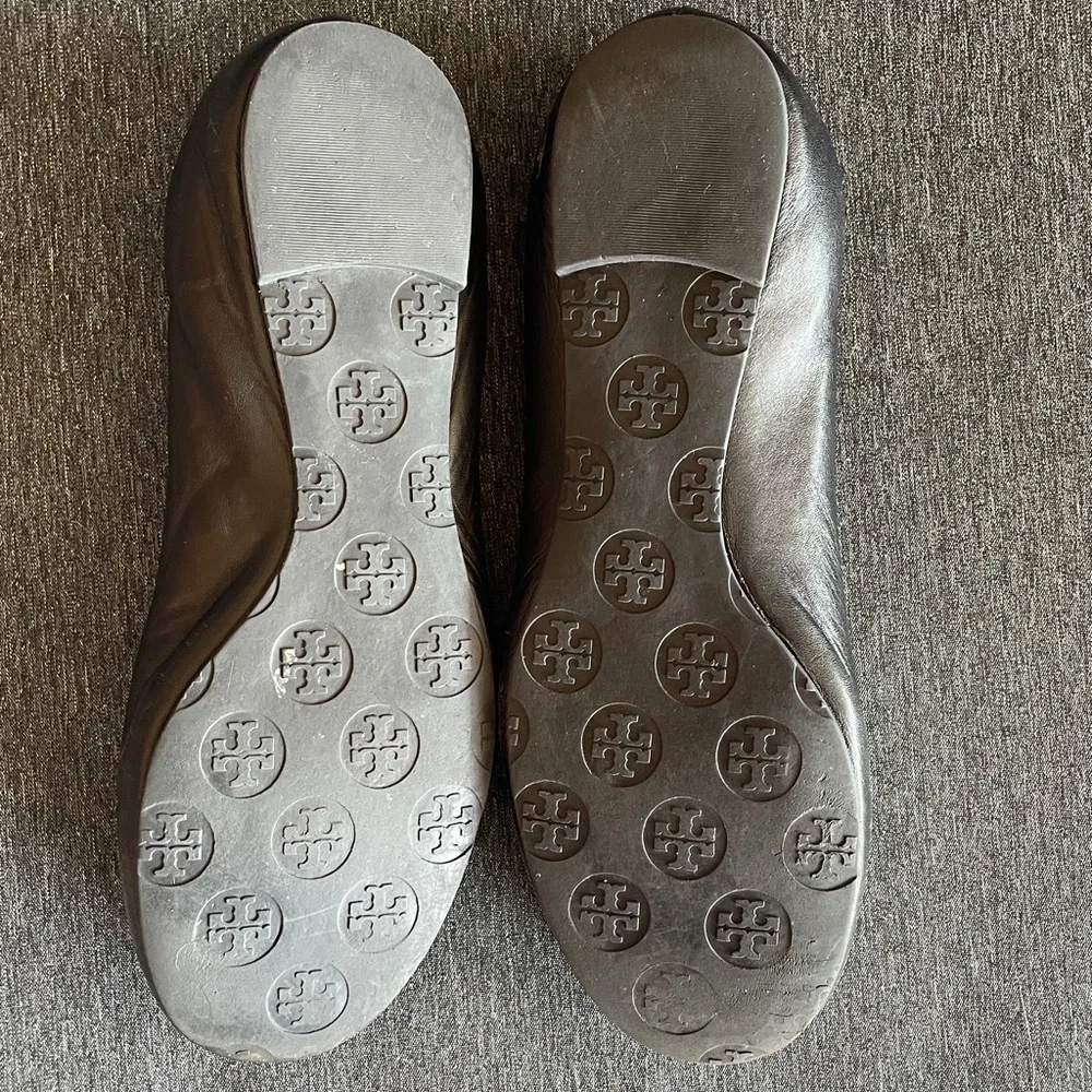 Tory Burch Caroline black leather ballerina flats US 7